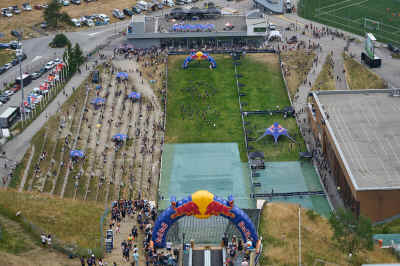RED-BULL-400-25-MB_09373.jpg (4799686 octets)