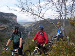 VTT Monieux avril2009 004.jpg (1254813 octets)