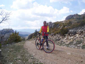 VTT Monieux avril2009 032.jpg (1061331 octets)